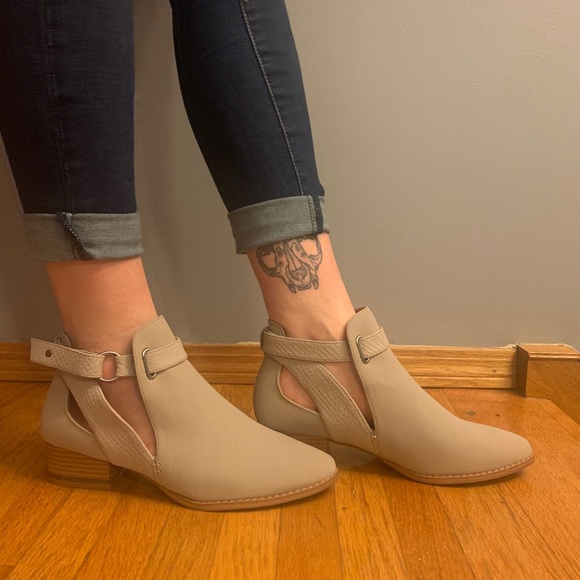Call it Spring Beige Shoes 8.5